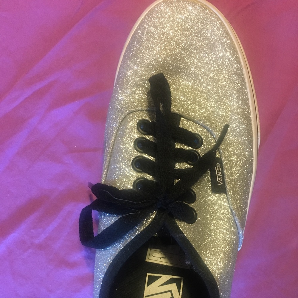 Vans - Picture 4 of 7